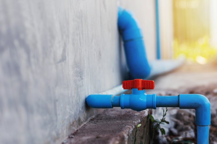 Water Line Replacement vs. Repair – Which One Saves You More?